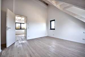 3-Zimmer-Dachgeschosswohnung am Olympiapark - Einbauküche, Fußbodenheizung und hohe Decken – Die vollständige Adresse der Immobilie erhältst du vom Anbieter., 14055 Westend, Berlin – Vorschaubild 2