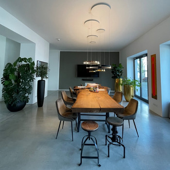 STOCK - hohe Deckenhöhen | große Fensterfronten | maßgefertigte Einbauten