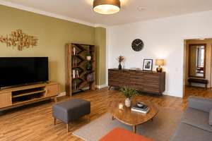 Kollwitzkiez: möblierte 2-Zimmer-Altbauwohnung mit Wohnküche & Südost-Balkon – provisionsfrei – Straßburger Straße 19, 10405 Prenzlauer Berg, Berlin – Vorschaubild 3