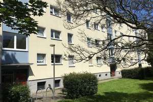 Ruhiges Mehrfamilienhaus mit gut geschnittener Wohnung – Liegnitzer Straße 15, 34123 Waldau, Kassel – Vorschaubild 1