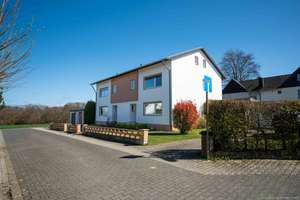 Viel Raum für Familie & Ideen - Charmantes Haus mit Garten in Bonn-Niederholtorf – Die vollständige Adresse der Immobilie erhältst du vom Anbieter., 53229 Holtorf, Bonn – Vorschaubild 2