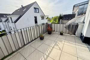 Neuwertige 4-Zimmer-Maisonettewohnung mit Balkon und Aufzug in Emmendingen-Mundingen – Die vollständige Adresse der Immobilie erhältst du vom Anbieter., 79312 Emmendingen – Vorschaubild 2