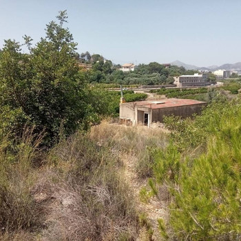 Ein legales Haus mit großem Grundstück und traumhafter Aussicht in Font den Carròs