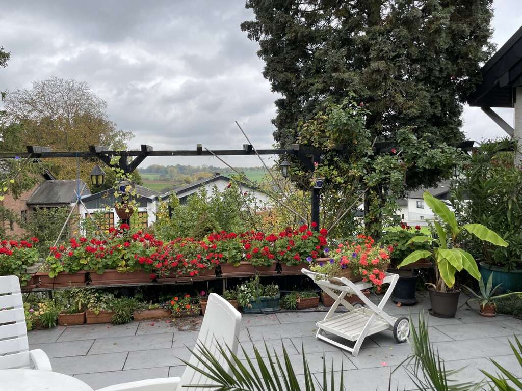 Immobilie in Königswinter - Königswinter-Rauschendorf – Großzügiges Einfamilienhaus mit vermieteter Einliegerwohnung - Bild 3