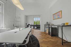 Außergewöhnliche Altbauwohnung mit mehr als 280 m² in der Karlsruher Weststadt – Die vollständige Adresse der Immobilie erhältst du vom Anbieter., 76133 Weststadt, Karlsruhe – Vorschaubild 10