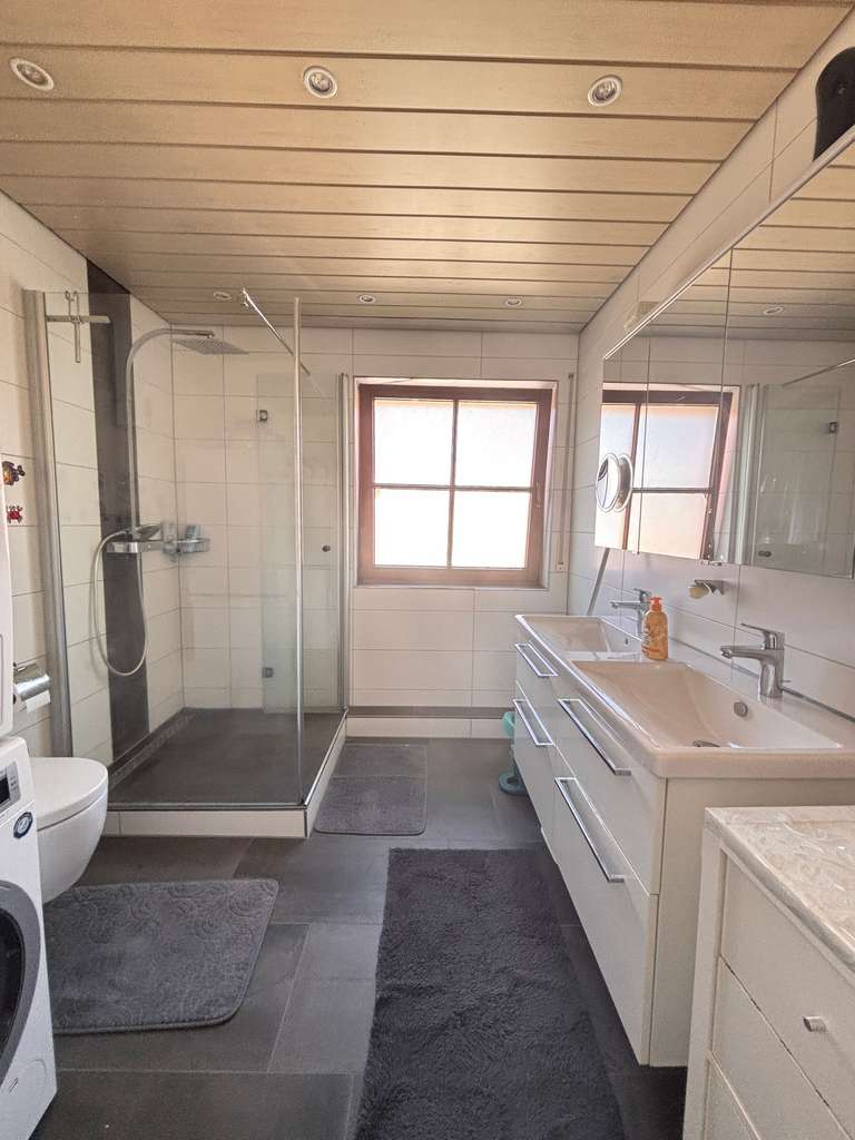 Immobilie in Mönsheim - Helle 4-Zimmer-Wohnung mit Balkon, Einbauküche und TG-Stellplatz - Bild 2