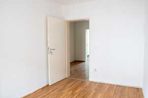 Geschmackvolle, sanierte 3-Zimmer-Wohnung mit Balkon in Köln Sürth – Kölnstr. 42, 50999 Köln – Vorschaubild 7