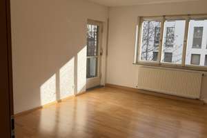Helle 3-Zimmer Wohnung im 2. OG mit Balkon in Stuttgart West – Kornbergstraße 32, 70176 Hölderlinplatz, Stuttgart – Vorschaubild 3