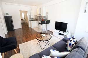 **FURNISHED** Modern möblierte 2 Zimmerwohnung in der Stadtmitte