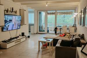 Helle und große 4-Zimmer-Wohnung in Köln Poll in direkter Rheinnähe mit Sauna 