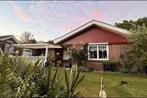idyllisch gelegener Winkel-Bungalow in Sackgassenlage mit Garten-Sauna und großem Garten