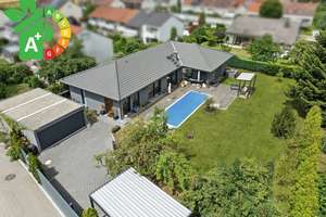 Traumhaftes Einfamilienhaus / Bungalow in Neu-Ulm/Pfuhl –  mit Wellnessoase und Top-Ausstattung