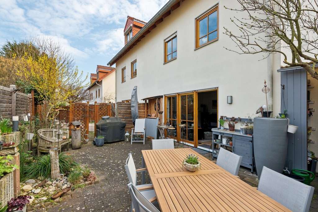 Immobilie in Jugenheim - Provisionfrei - Charmantes Haus mit großem Wohnbereich, Kamin & Sauna in ruhiger Lage - Bild 3