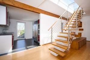 Altbau-Dachgeschosswohnung mit Kamin und privater Dachterrasse am Adolfplatz — 127m², provisionsfrei – Adolfplatz 14, 24105 Blücherplatz, Kiel – Vorschaubild 9