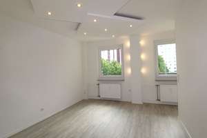 Helles Einzimmerapartment mit Ausblick * Südbalkon * Aufzug!  – Zingster Straße 30, 4207 Lausen-Grünau, Leipzig – Vorschaubild 2
