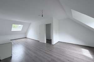 Großzügige 2-Zimmer-Dachgeschosswohnung mit 65 m² in Essen-Frohnhausen – Lüneburgerstr. 32, 45145 Frohnhausen, Essen – Vorschaubild 4