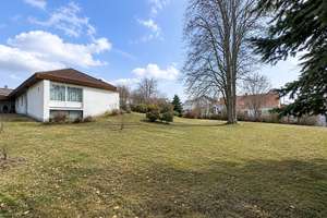 Ein Zuhause der Extraklasse – Exklusiver Bungalow mit außergewöhnlichem Wohnflair – Die vollständige Adresse der Immobilie erhältst du vom Anbieter., 95100 Selb – Vorschaubild 18