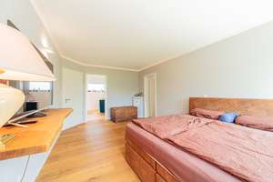Luxus am Ufer: Villa mit unverbautem Fernblick – Die vollständige Adresse der Immobilie erhältst du vom Anbieter., 91352 Hallerndorf – Vorschaubild 9