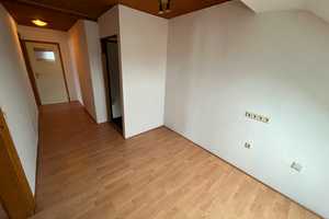 Vielseitiges Reihenendhaus mit Einliegerwohnung und Dachgeschossapartment – Duisburg – Vorschaubild 17