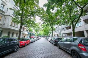 Frisch sanierte Wohnung mit klarer Raumaufteilung, in Top-Lage am Ku'damm, bezugsfrei und Balkon – Johann-Sigismund-Straße 18, 10711 Halensee, Berlin – Vorschaubild 10