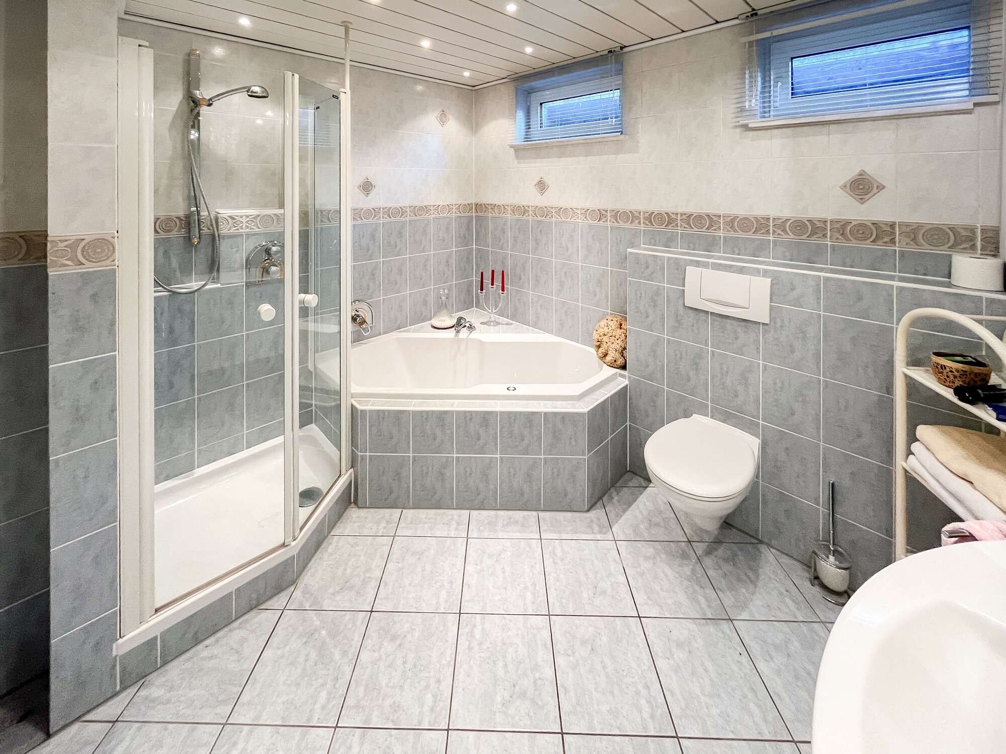 Immobilie in Hausen - Großzügiges Zweifamilienhaus in traumhafter Südwestausrichtung - vielfältige Nutzungsmöglichkeiten - Bild 5