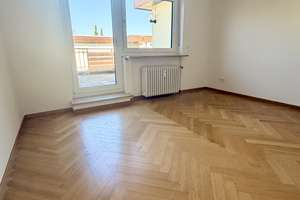 Neu renoviertes Penthouse mit umlaufender Dachterrasse – Die vollständige Adresse der Immobilie erhältst du vom Anbieter., 81545 Harlaching, München – Vorschaubild 3