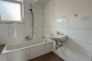 Gepflegte 3-Zimmer-Wohnung mit Balkon in zentraler Lage – Die vollständige Adresse der Immobilie erhältst du vom Anbieter., 42853 Mitte, Remscheid – Vorschaubild 4