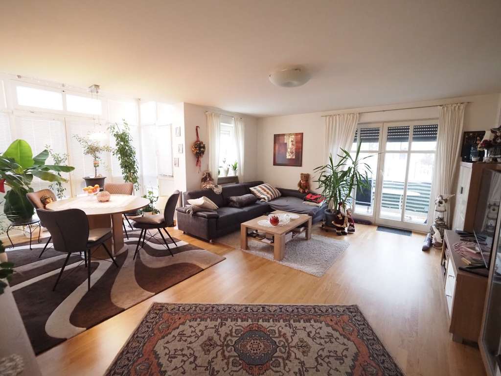 Immobilie in Neufahrn bei Freising - Attraktive 2-Zimmer-Wohnung mit Südbalkon direkt am Marktplatz von Neufahrn - Bild 3