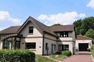 Neuer Preis !
Leben und Arbeiten vereint an einem Ort – Großzügiges 
EFH m. 2 ELW  und 240 m² Hall – Die vollständige Adresse der Immobilie erhältst du vom Anbieter., 25785 Nordhastedt – Vorschaubild 1