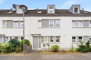 Gepflegtes Reihenhaus mit Südwestgarten in Seenähe – Die vollständige Adresse der Immobilie erhältst du vom Anbieter., 50997 Immendorf, Köln – Vorschaubild 3