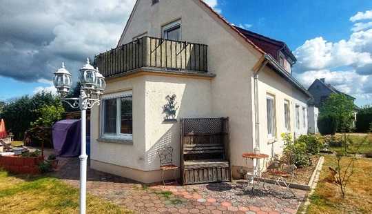 Bild von ***Liebevoll gepflegte DHH für die kleine Familie mit großem Grundstück***