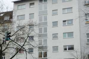 Wiesbaden-mitte, helle 2 Zimmerwohnung mit Balkon, renoviert und gut gelegen – Adelheid Str. 64, 65185 Wiesbaden – Vorschaubild 1