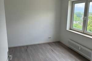 Helle 3-Zimmer-Wohnung in Duisburg mit zentraler Heizungsanlage – Friedrich-Ebert-Straße 15, 47198 Duisburg – Vorschaubild 4