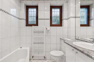 Property thumbnail 9