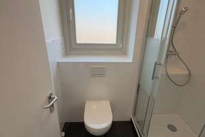 Hochwertig modernisierte 2-Zimmer-Wohnung mit Balkon in Berlin-Zehlendorf – Sachtlebenstraße 47b, 14165 Zehlendorf, Berlin – Vorschaubild 2