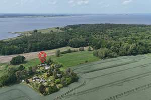 Kleinod – Sommerhaus in Strandnähe mit Wasserblick – Die vollständige Adresse der Immobilie erhältst du vom Anbieter., 17509 Loissin – Vorschaubild 1