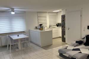 Provisionsfrei: 4-Zi.-EG-Wohnung mit 80 m² Garten,  Klima, Tiefgarage & Hobbyraum – Die vollständige Adresse der Immobilie erhältst du vom Anbieter., 70327 Wangen, Stuttgart – Vorschaubild 3