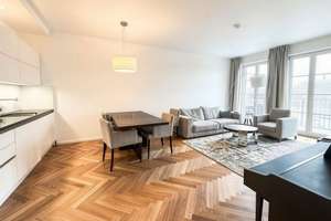 Joli Cœur: 3 Zimmer, Westbalkon, Gäste-WC und stilvolle Ausstattung auf ca. 85 m²