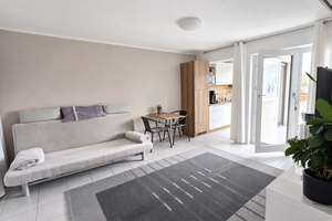 Helle 2-Zimmer-Wohnung mit Südostbalkon & Aufzug – provisionsfrei in Lechhausen