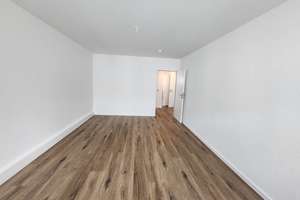 sanierte 2 Zimmer SENIORENWOHNUNG mit Balkon