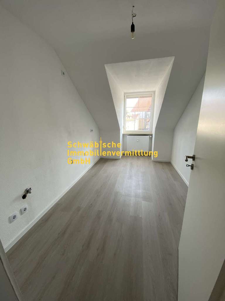 Immobilie in Markgröningen - Zentrale 3-Zi.-DG-Wohnung in Markgröningen | modernisiert & lichtdurchflutet - Bild 4