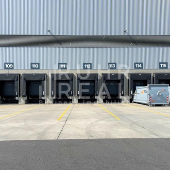 SOFORT VERFÜGBAR | 17 RAMPEN | 13m DECKENHÖHE