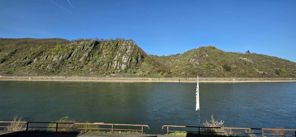 Immobilie in Kestert - Platz. Potenzial. Perspektive. – Ihr Familienhaus mit großem Grundstück - Bild 0