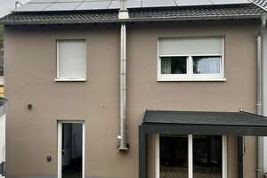 Kernsaniertes Einfamilienhaus mit Wohnkeller, Kaminofen, Sonnenterrasse, PV & Wärmepumpe – Die vollständige Adresse der Immobilie erhältst du vom Anbieter., 66606 Sankt Wendel – Vorschaubild 3