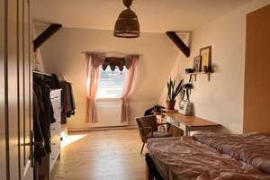 Sonnige Dachgeschosswohnung zur Zwischenmiete
