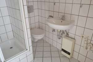 LICHTDURCHFLUTETE WOHNUNG mit Balkon in zentraler Lage von Oberhausen! – Falkensteinstraße 204, 46047 Borbeck, Oberhausen – Vorschaubild 9