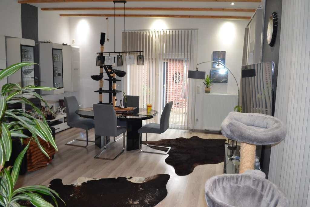 Immobilie in Viersen - Modernisiertes  4 Familienhaus in attraktiver Wohnlage von Viersen-Bockert - Bild 2