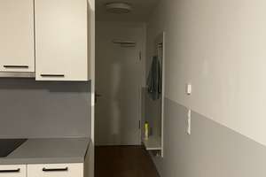 Teilmöbliertes 1 Zimmer Apartment direkt S-Bhf. Rummelsburg ! 2.OG, 30 qm, inkl. Strom + Internet ! – Hauptstr 81, 10317 Rummelsburg, Berlin – Vorschaubild 4