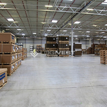 Attraktive Logistikhalle mit Büroflächen und Gleisanschluss