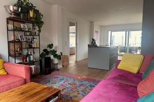 Dreimühlenviertel - Lichtdurchflutete offen modern geschnittene 3-Zim.-Wohnung mit Balkon in Neubau